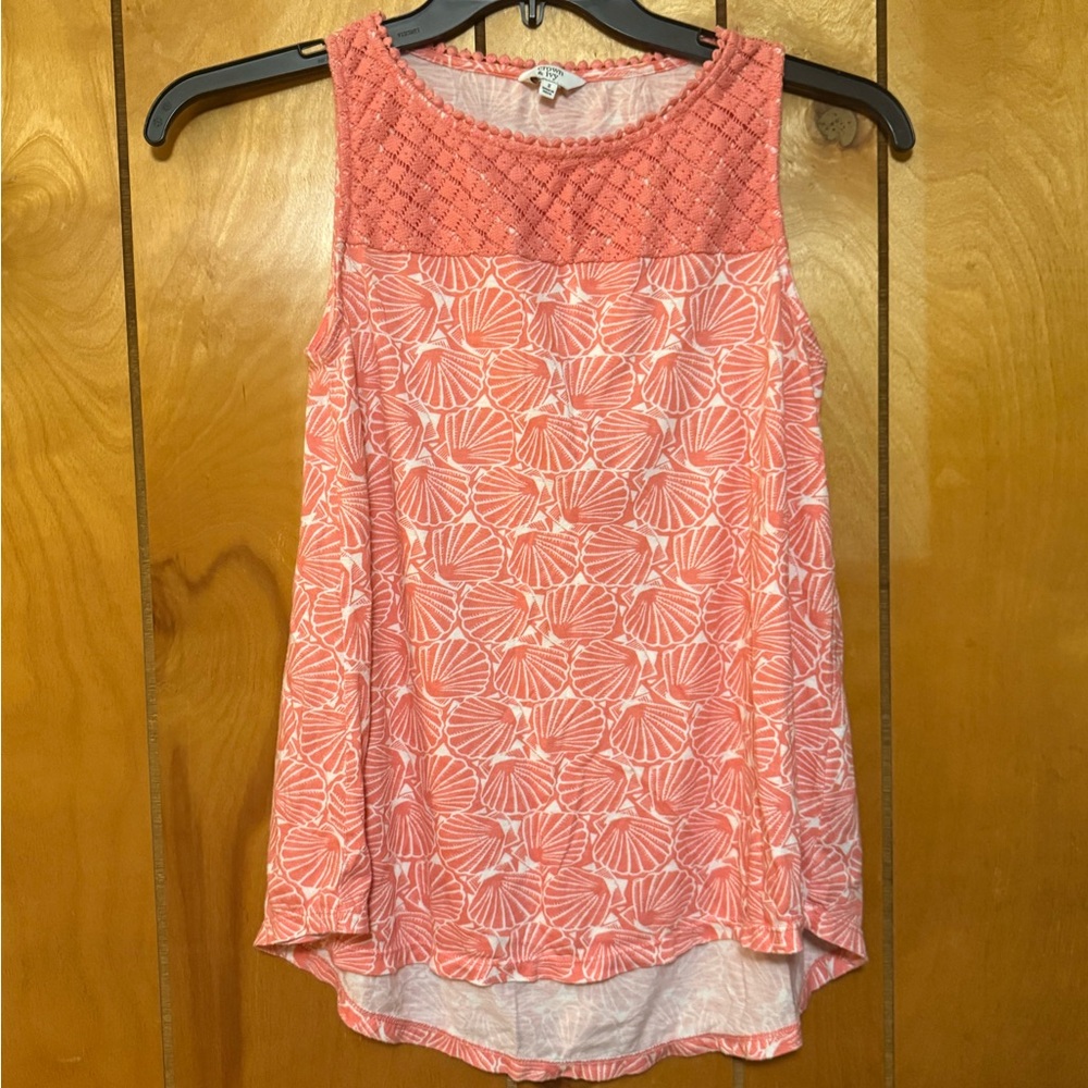 Crown & Ivy Coral Patterned Tank Top